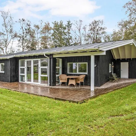 Holiday home Majvor - 200m From The Sea In Ne Jutland By Interhome