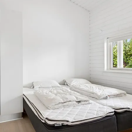 Holiday home Majvor - 200m From The Sea In Ne Jutland By Interhome Hadsund