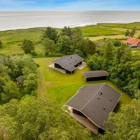 Holiday home Majvor - 200m From The Sea In Ne Jutland By Interhome Hadsund