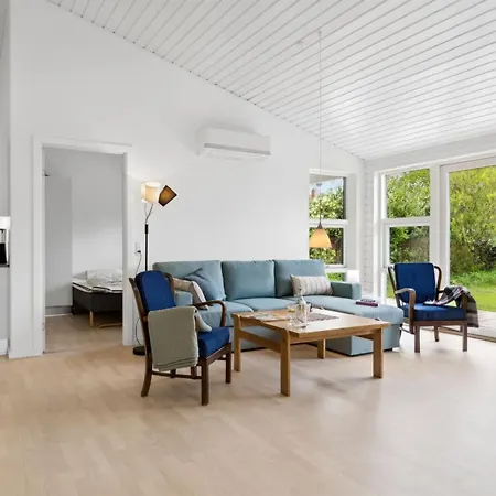 Majvor - 200m From The Sea By Interhome